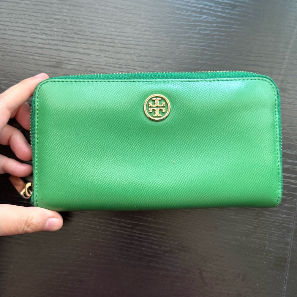 Tory Burch Vibrant Green Zip-Around Wallet
